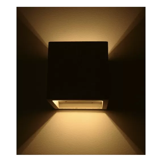 Sorrenca wall lamp, black concrete